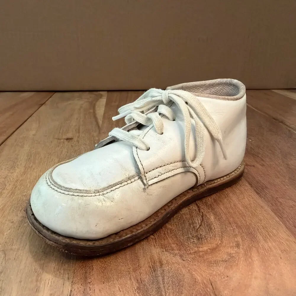 VINTAGE Baby / Toddler 18-24 Months Size 6.5D White Leather Walking Shoes